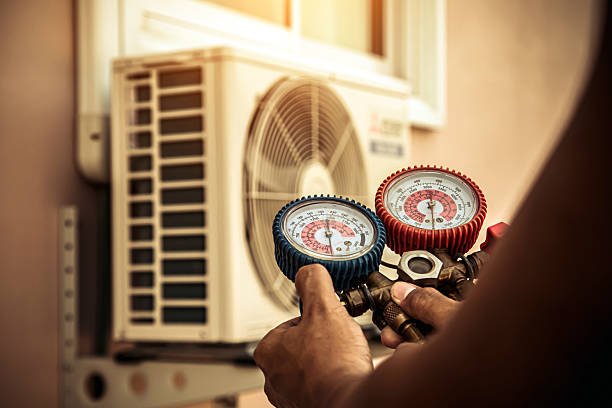 Professional Hvac Installation technician working in Sylmar, CA